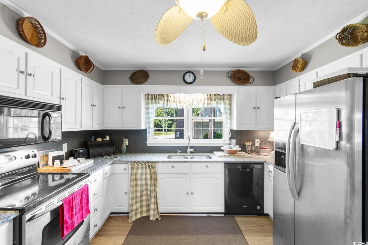 207 Green Lake Dr. Photo 6