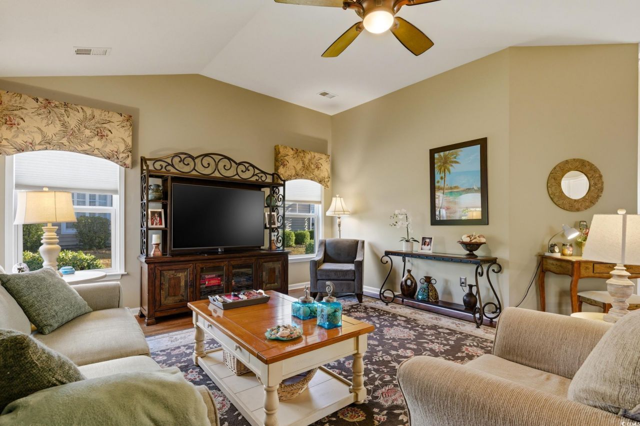 352 Highfield Loop Photo 12