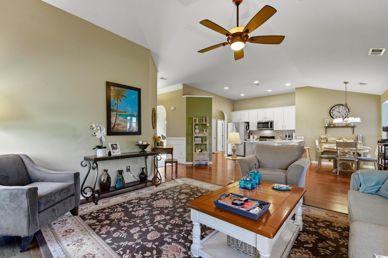 352 Highfield Loop Photo 13