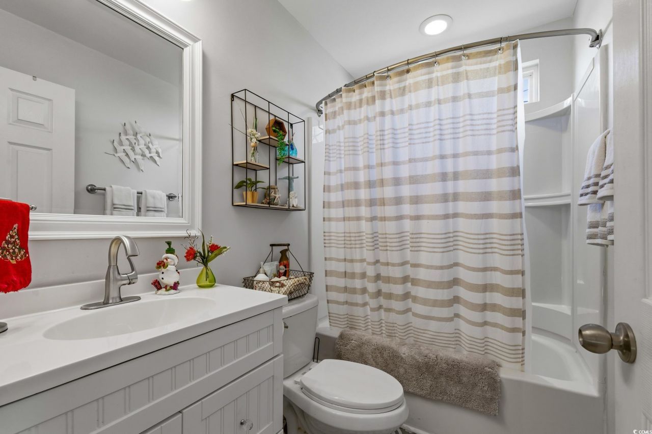 352 Highfield Loop Photo 17