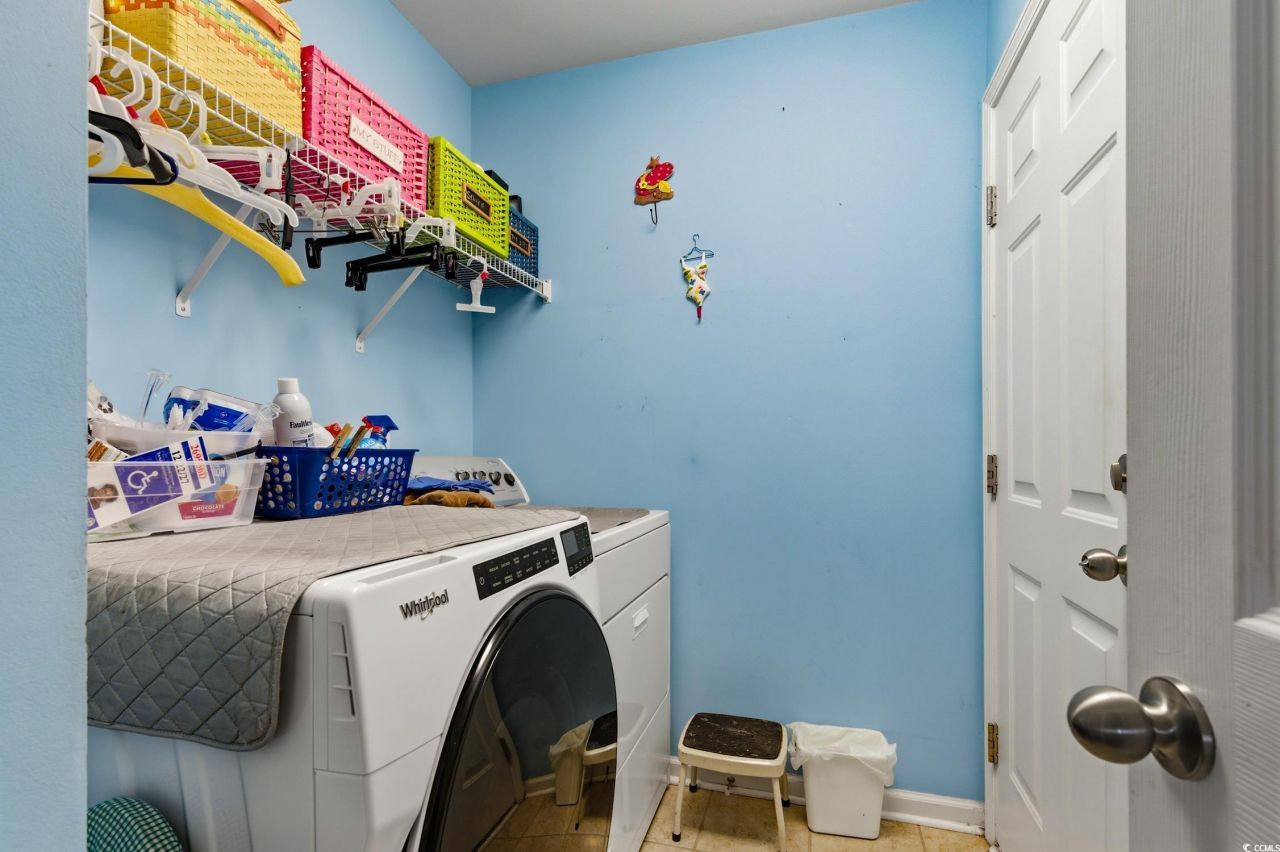 352 Highfield Loop Photo 23