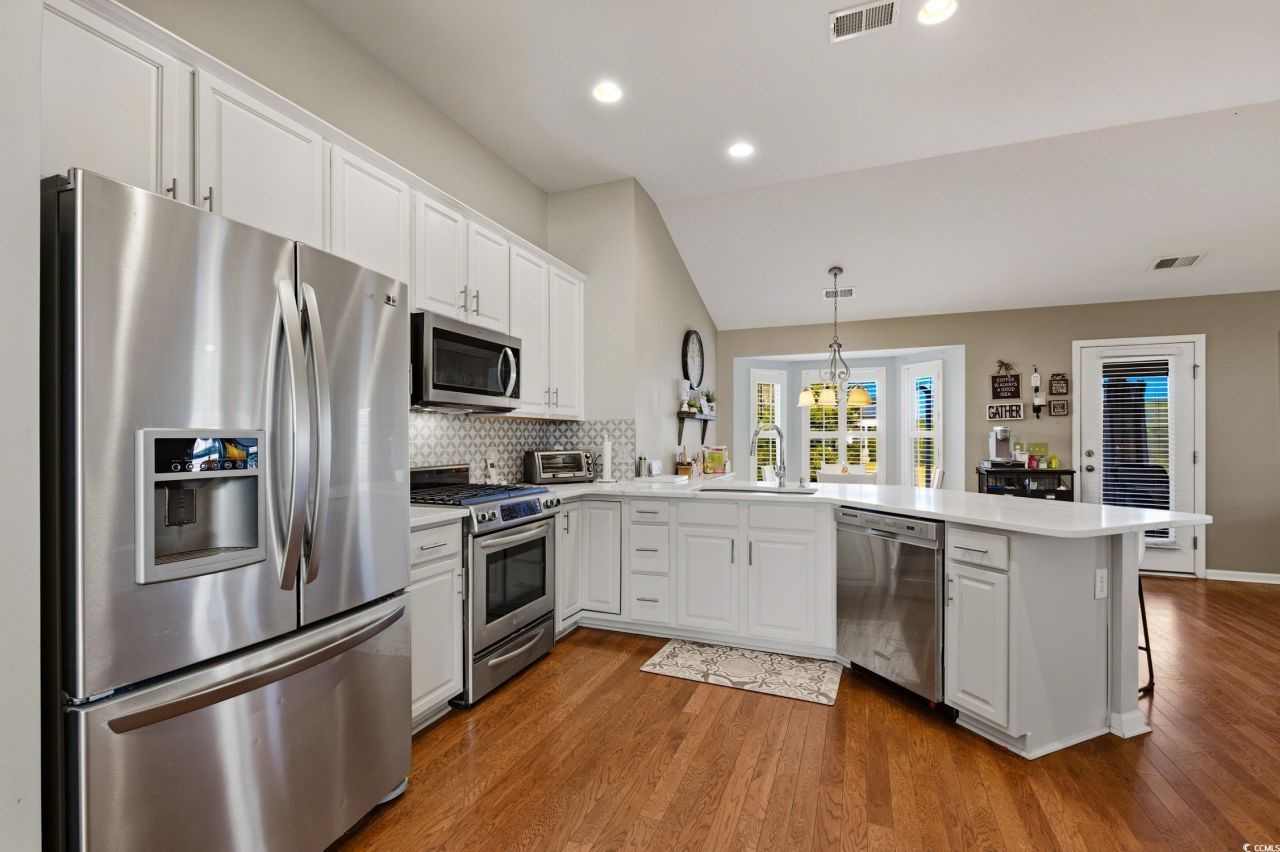 352 Highfield Loop Photo 6