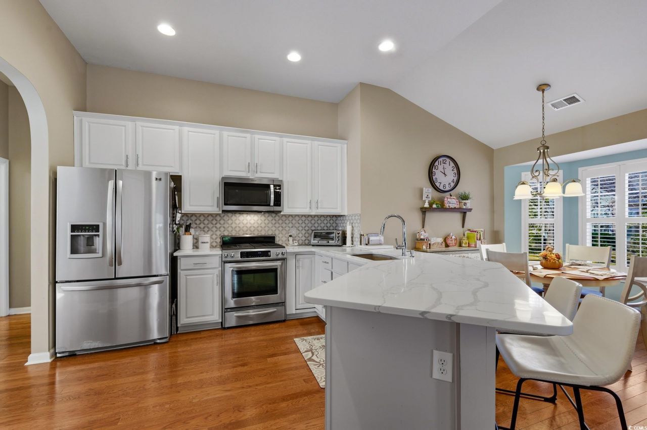 352 Highfield Loop Photo 7