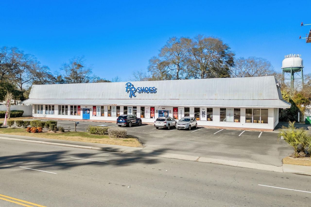 10589 N Kings Highway Photo 11