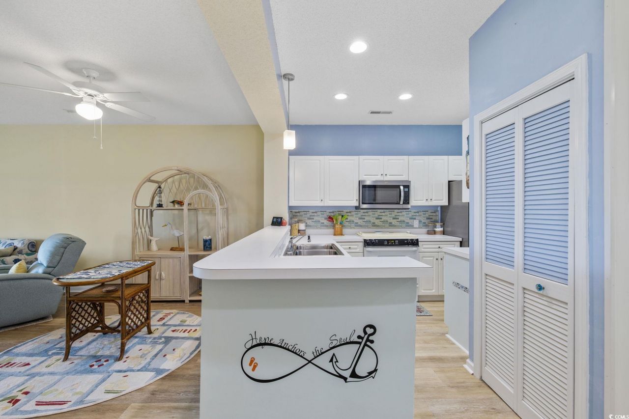 4430 Turtle Ln. Photo 8