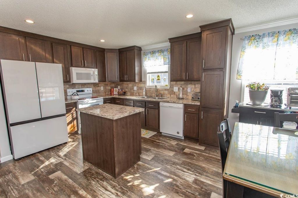 2064 Eastlynn Dr. Photo 4