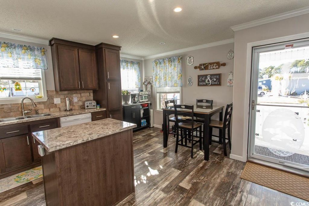 2064 Eastlynn Dr. Photo 5