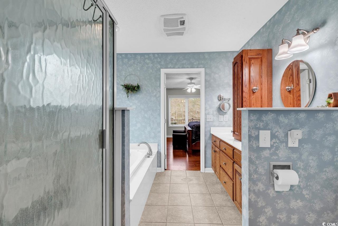 1870 Gray Oaks Dr. Photo 14