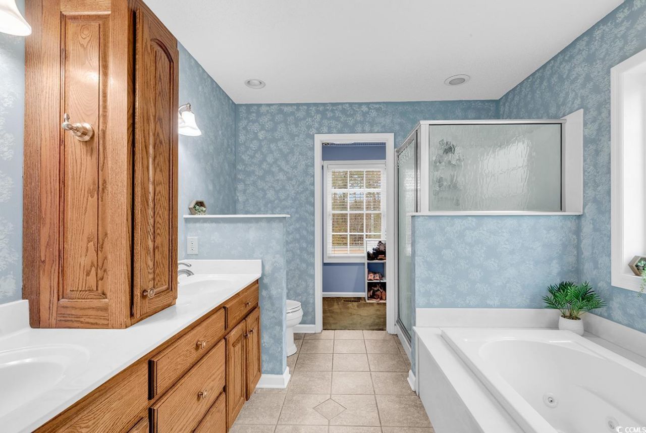 1870 Gray Oaks Dr. Photo 14
