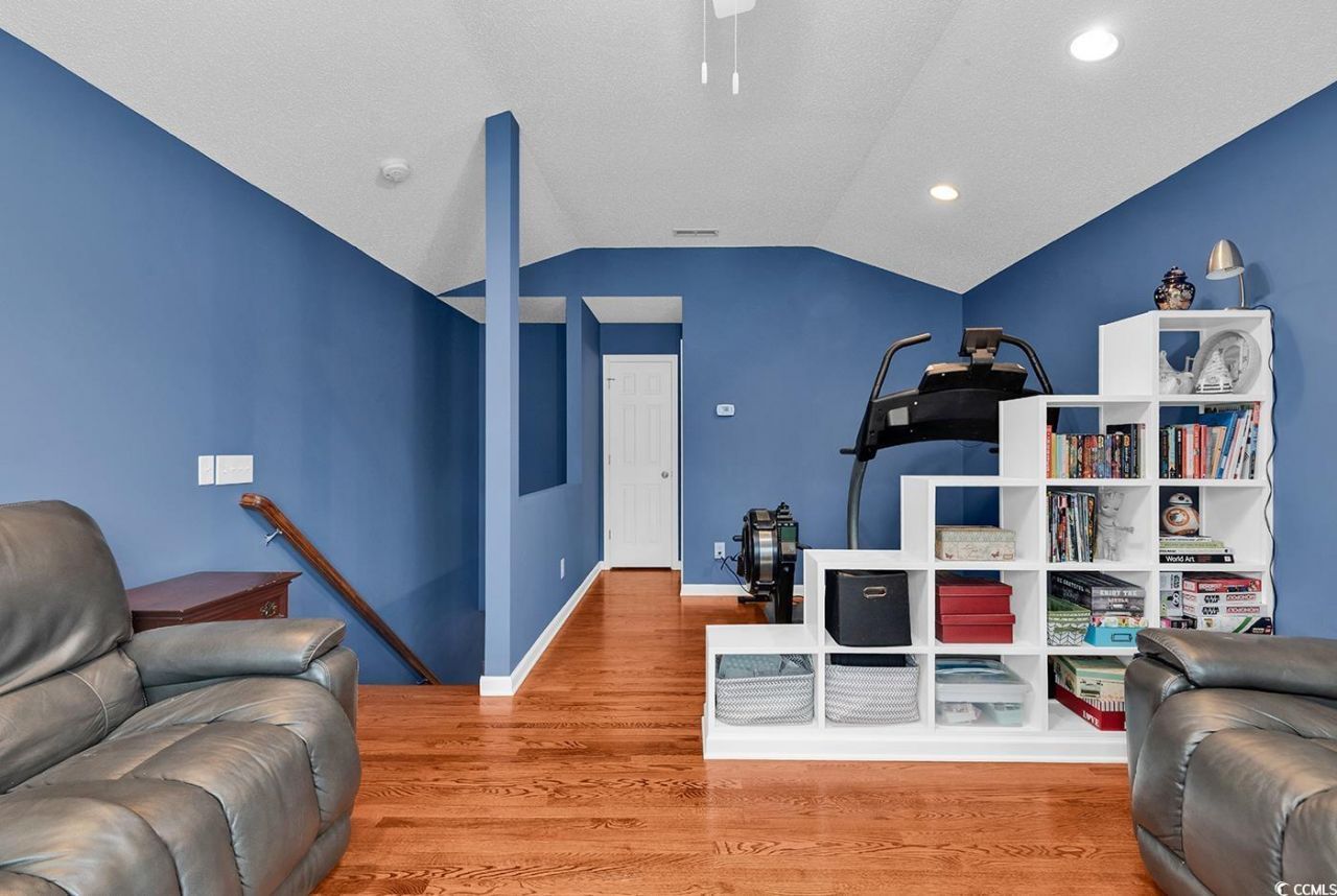 1870 Gray Oaks Dr. Photo 21