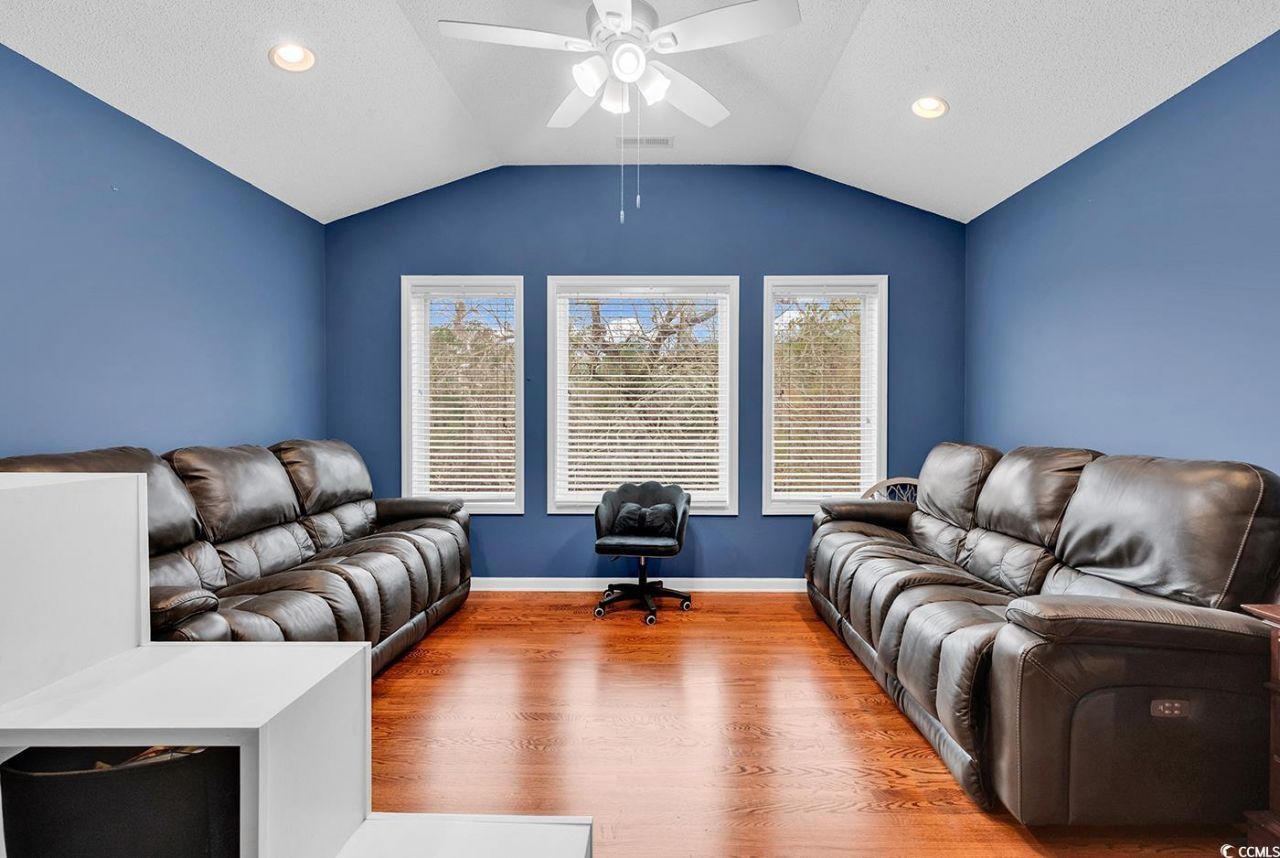 1870 Gray Oaks Dr. Photo 22