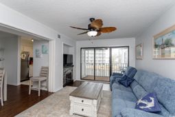 305 N Hillside Dr. photo 4