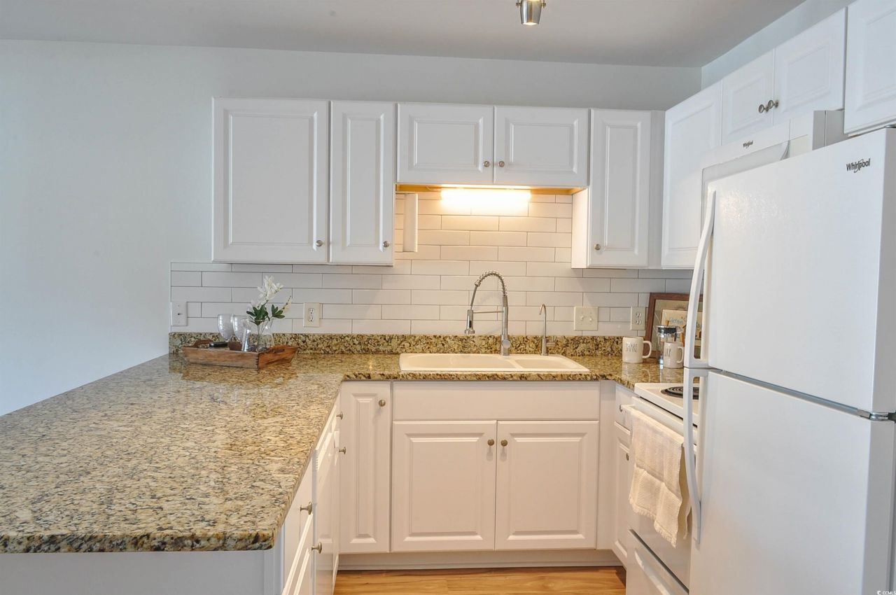 510 Fairwood Lakes Dr. Photo 17