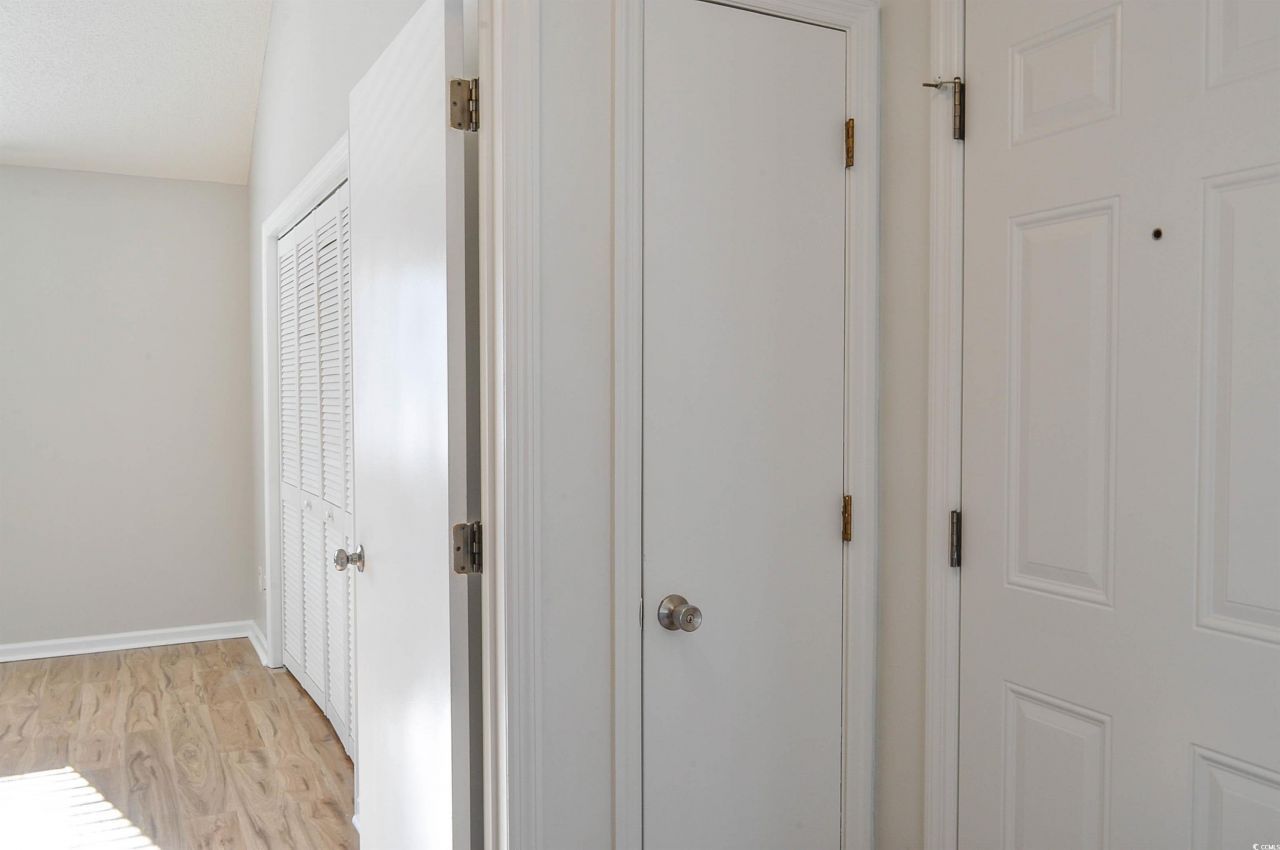 510 Fairwood Lakes Dr. Photo 30