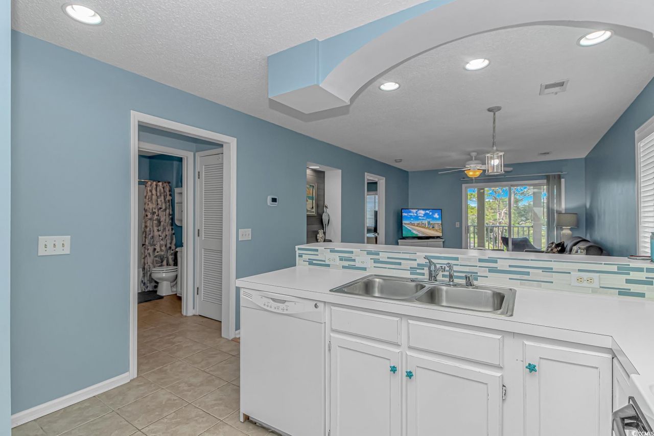 1900 Duffy St. Photo 10