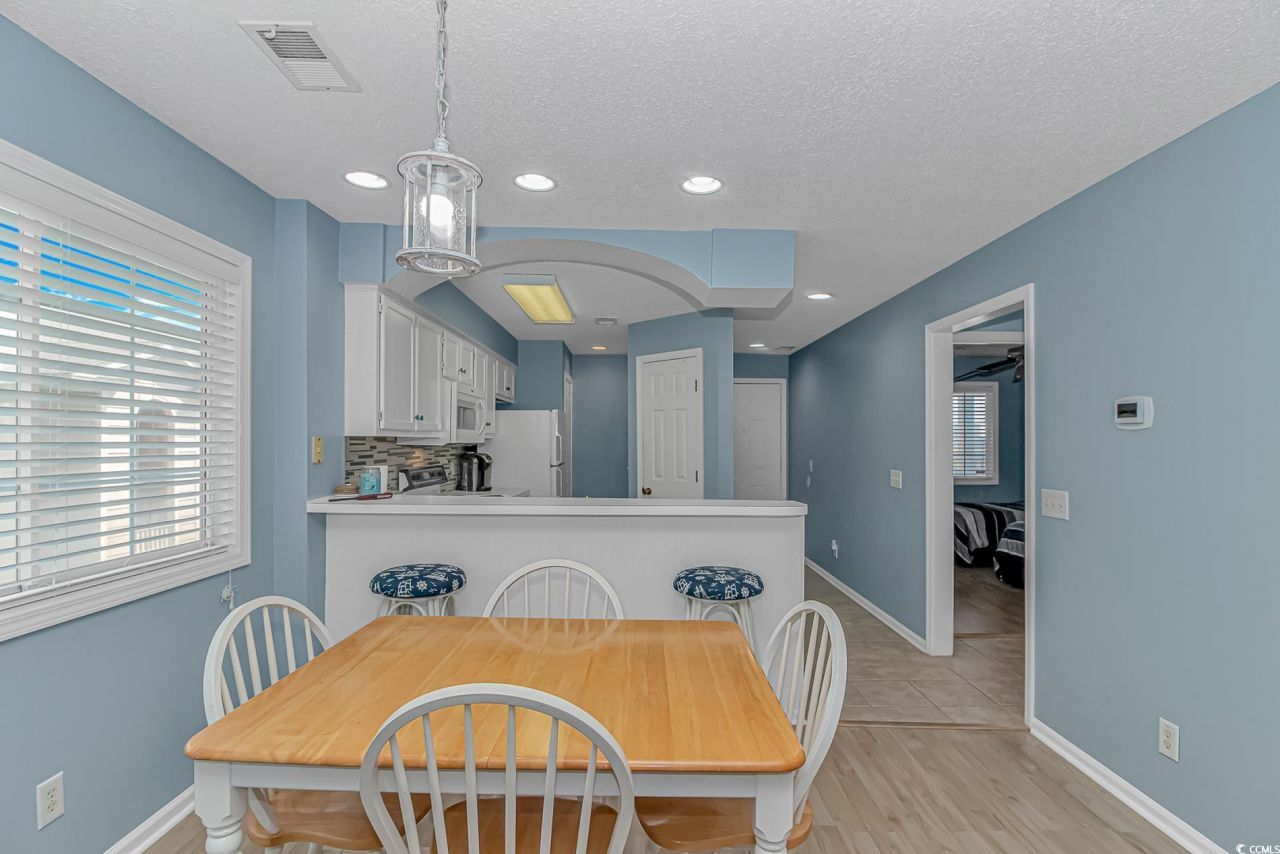 1900 Duffy St. Photo 11