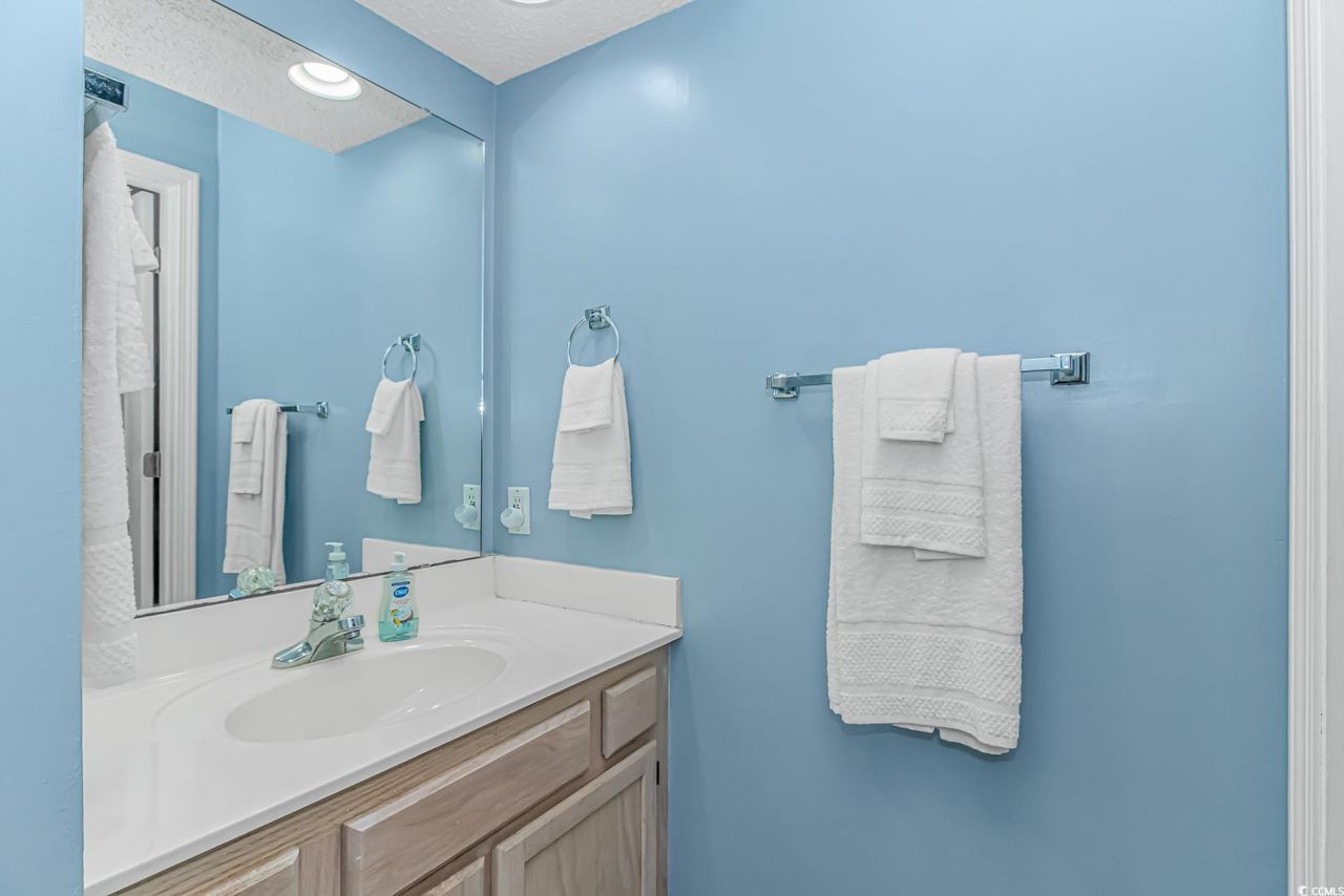 1900 Duffy St. Photo 18