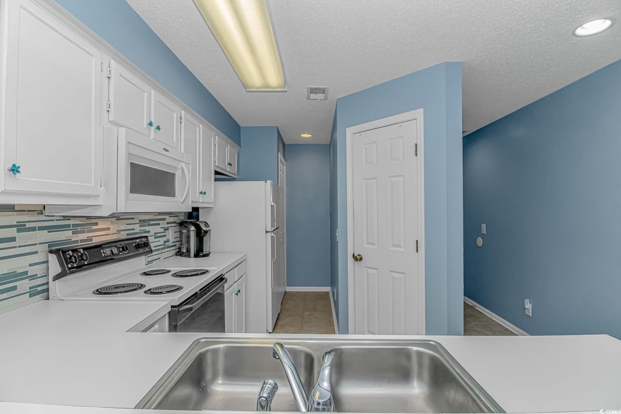 1900 Duffy St. Photo 8