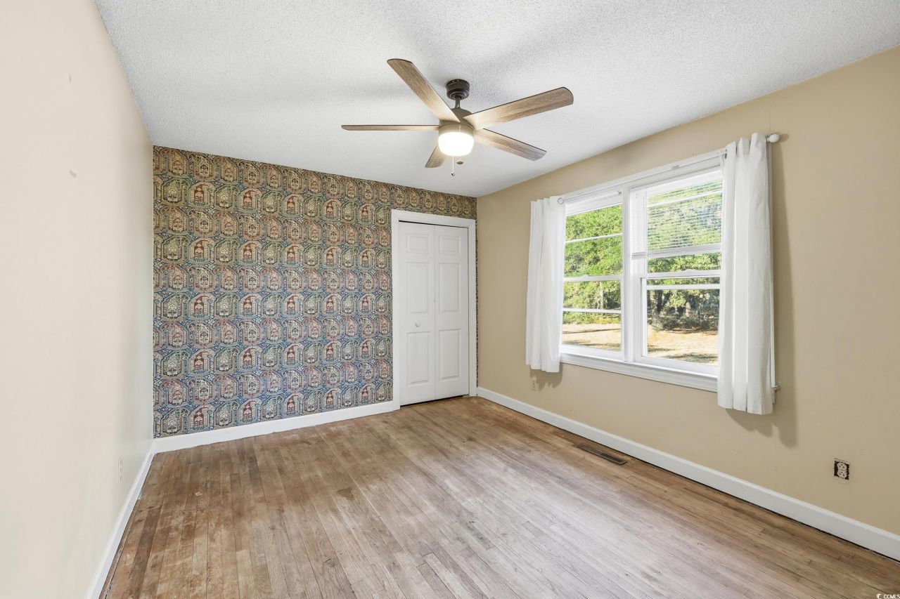 2704 Rion St. Photo 10