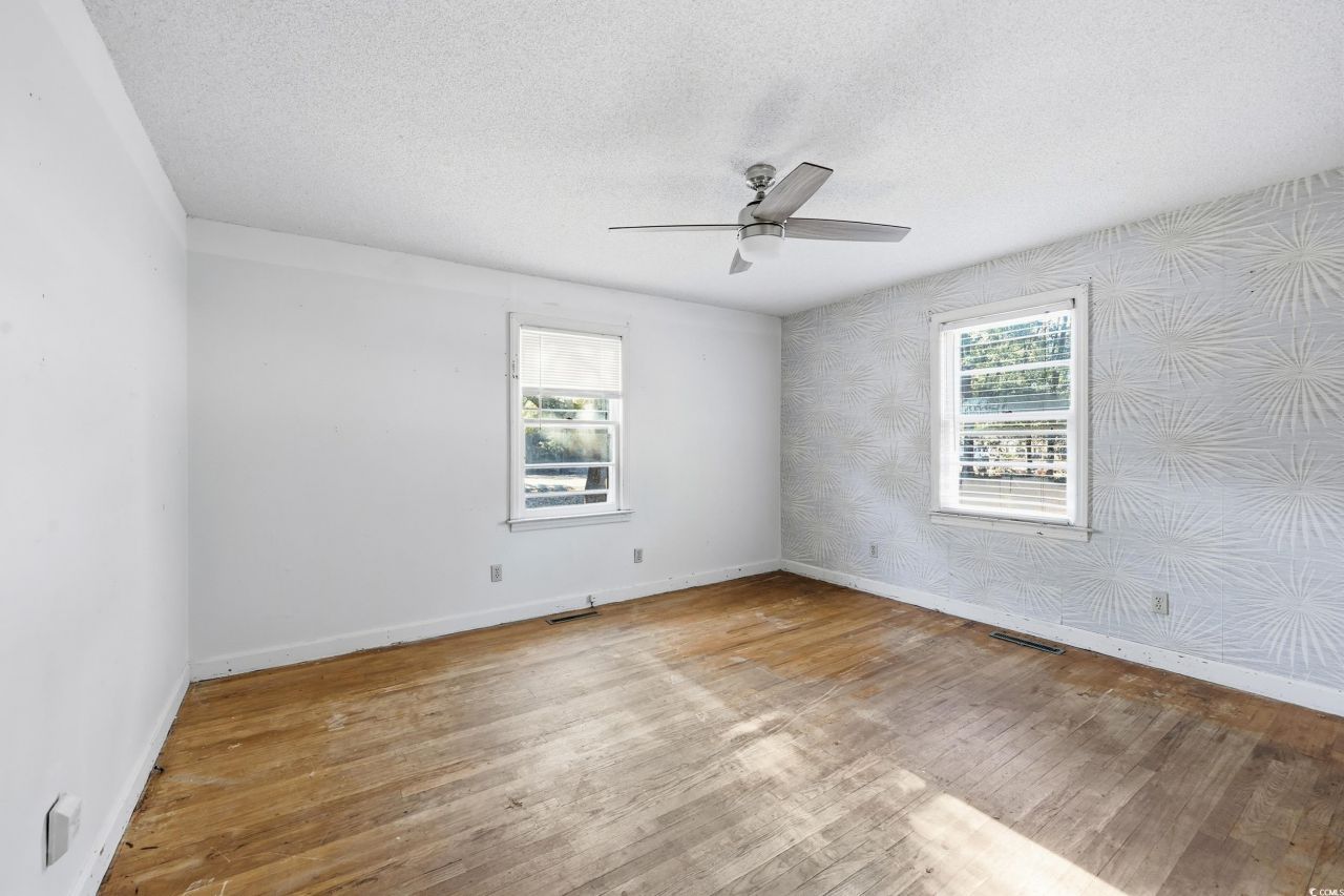 2704 Rion St. Photo 12