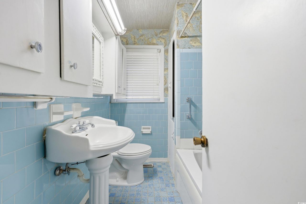 2704 Rion St. Photo 15