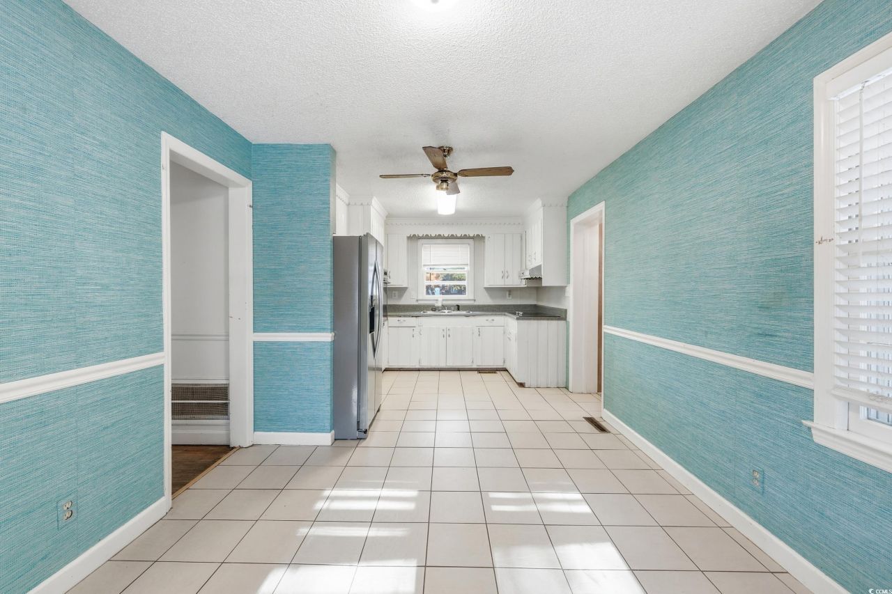 2704 Rion St. Photo 4