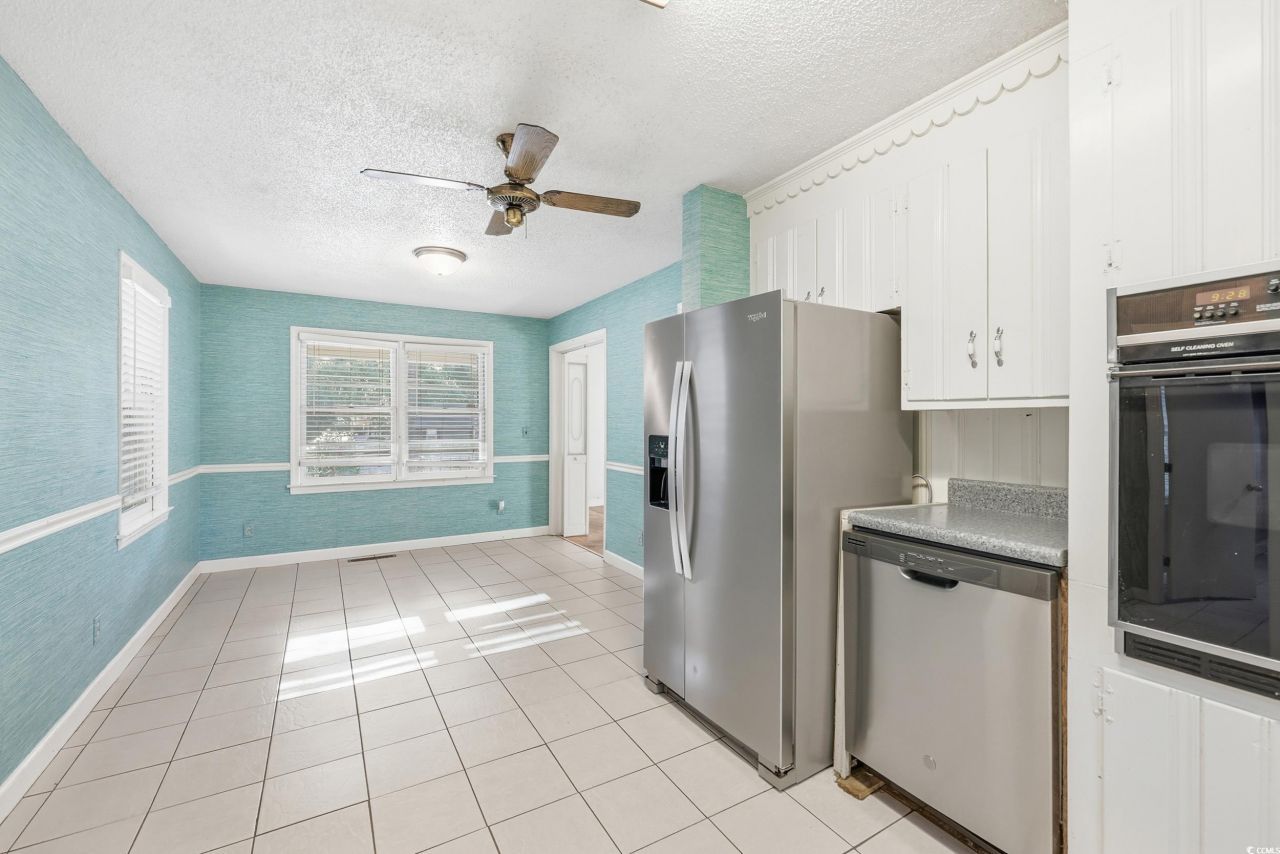 2704 Rion St. Photo 5