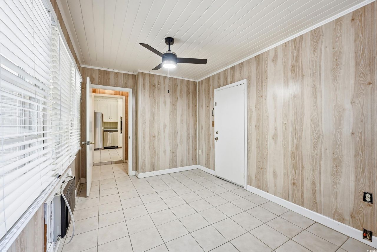 2704 Rion St. Photo 6