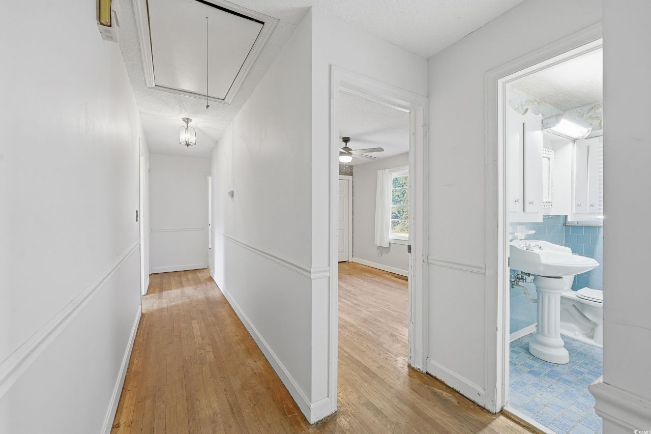 2704 Rion St. Photo 8