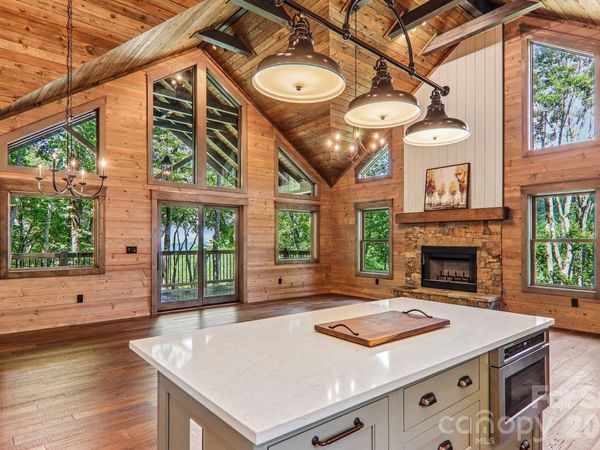 102 Iga Trail, Maggie Valley, NC 28751