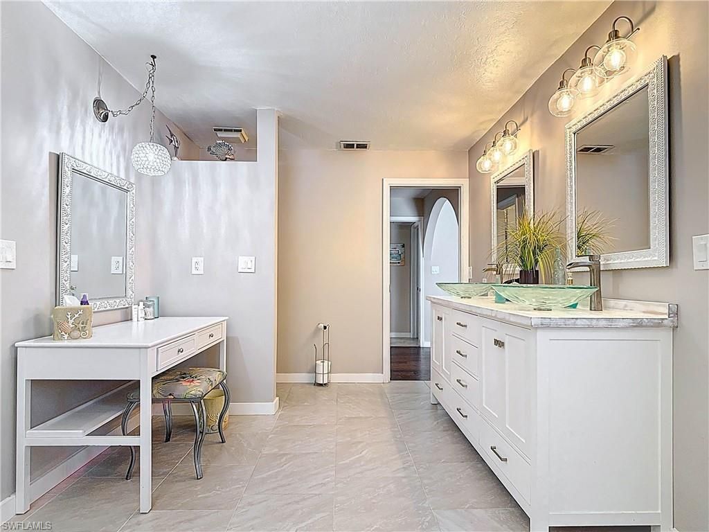 11481 Rebecca Cir, Fort Myers Beach, FL 33931 Photo