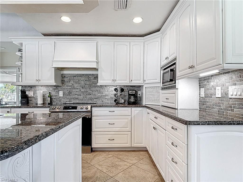 11481 Rebecca Cir, Fort Myers Beach, FL 33931 Photo