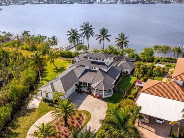 12201 Shoreview DR, MATLACHA, FL 33993