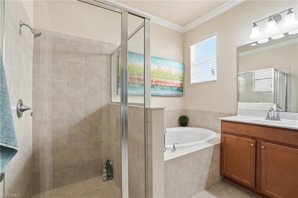 2469 Heydon Cir E, Naples, FL 34120 Photo