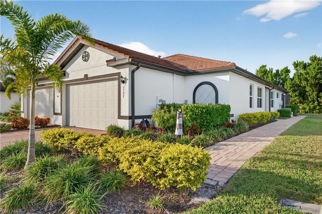 1127 S Town And River Dr, Fort Myers, FL 33919 Photo