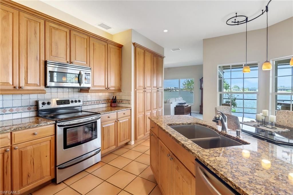 1323 SW 27th Ter, Cape Coral, FL 33914 Photo