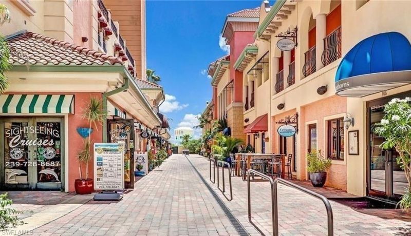 5781 Cape Harbour Dr, Unit 607, Cape Coral, FL 33914 Photo