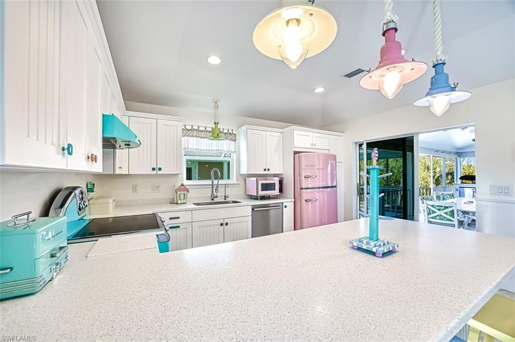 1233 Middle Gulf Dr, Sanibel, FL 33957 Photo