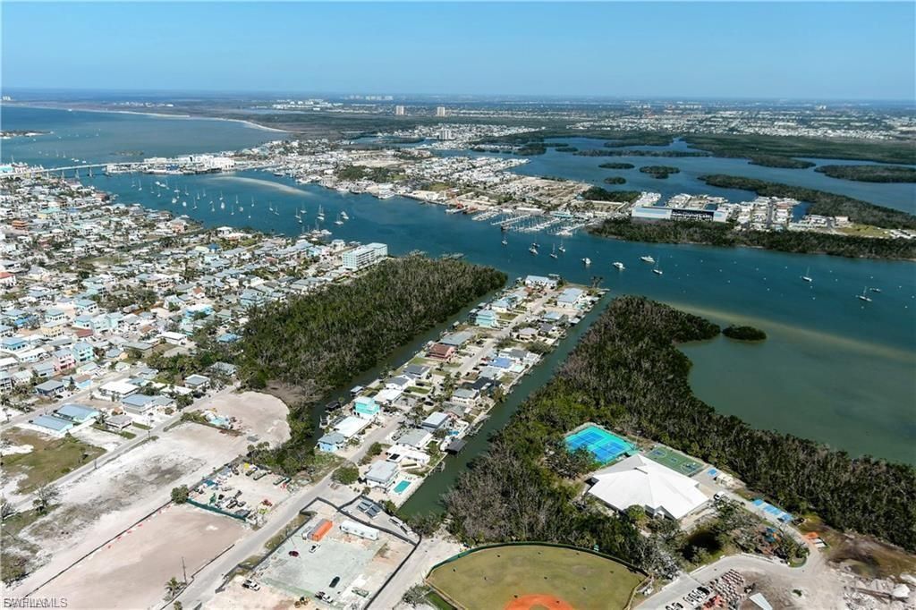 175 Tropical Shores Way, Unit 177, Fort Myers Beach, FL 33931 Photo