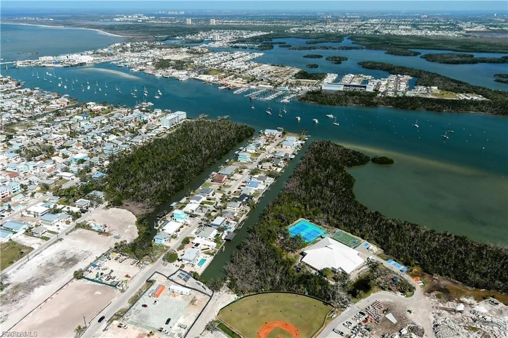 175 Tropical Shores Way, Unit 177, Fort Myers Beach, FL 33931 Photo