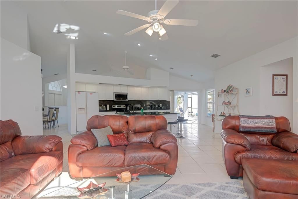 2121 SE 5th Ct, Cape Coral, FL 33990 Photo
