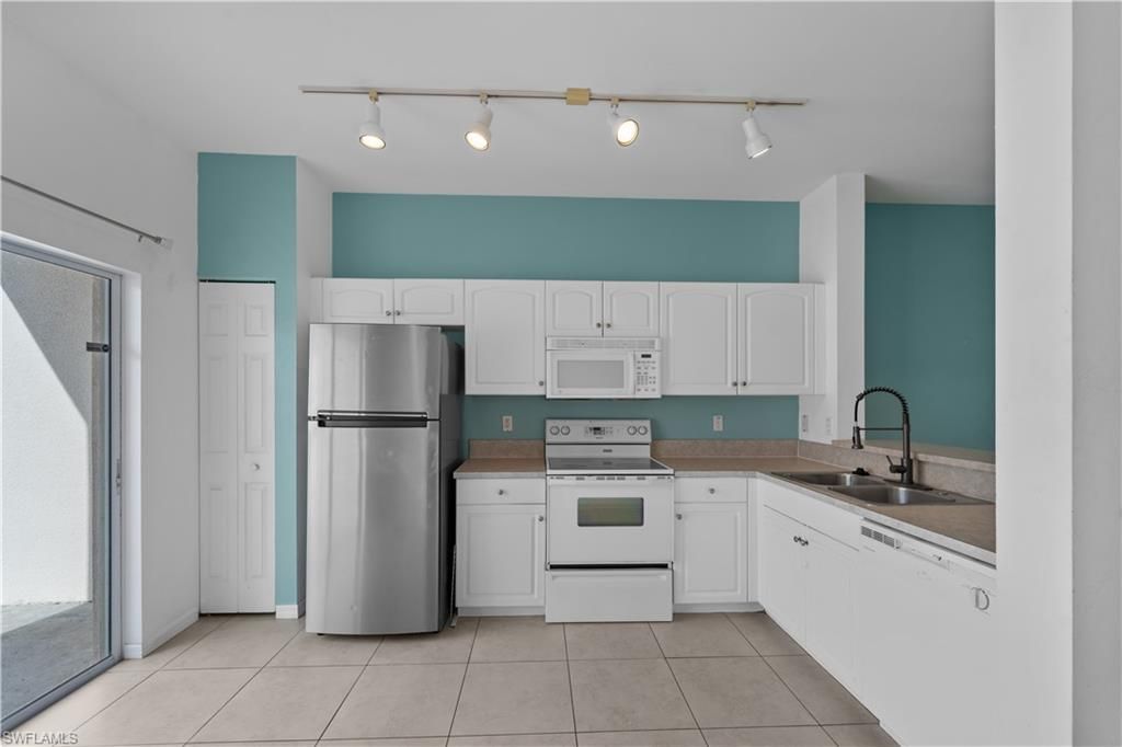 3646 Pine Oak Cir , Unit 105, Fort Myers, FL 33916 Photo