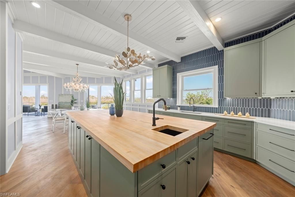 6401 Pine Ave, Sanibel, FL 33957 Photo