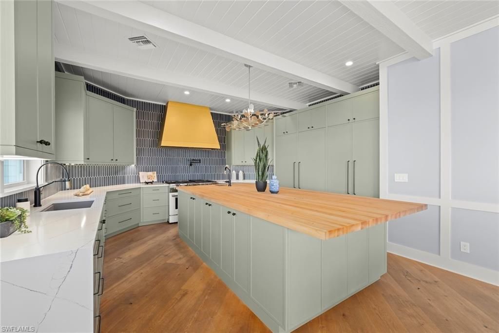 6401 Pine Ave, Sanibel, FL 33957 Photo