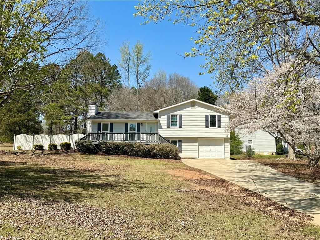 55 Clingstone Circle, Newnan, GA 30265 Main Photo