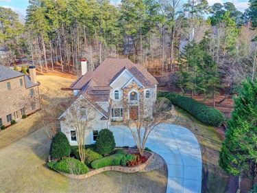 6709 Wooded Cove Court, Flowery Branch, GA 30542
