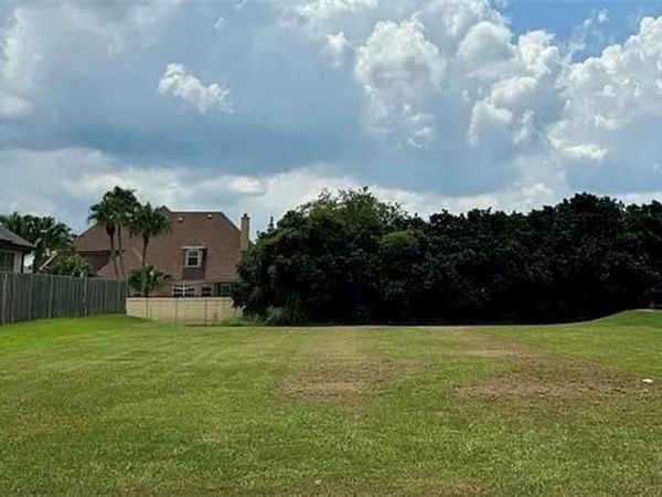 119 CHAPEL HILL Drive, Belle Chasse, LA 70037