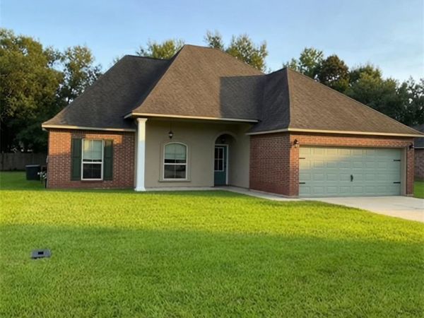 42448 BLYTHWOOD Boulevard, Ponchatoula, LA 70454