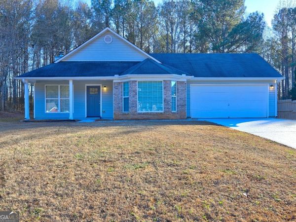17 Carey Court, Grantville, GA 30220