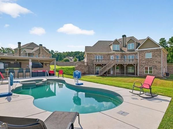 2112 Meadowood Cove, Monroe, GA 30655